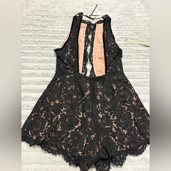 Tobi Black Lace Halter Romper - Picture 4 of 8